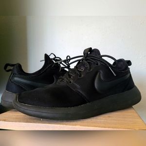 Women's Nike Rosche Shoe